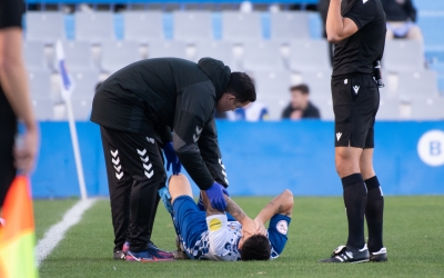 El 'Doc', Agustín Fernández, atèn Monroy diumenge a la Nova Creu Alta | Roger Benet